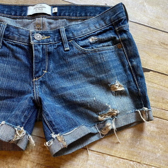 ✨Abercrombie & Fitch distressed shorts✨ - Picture 6 of 13
